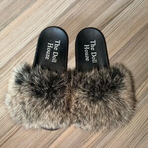 The Doll Houze Faux Fur Slide Slippers Brown Black Women's Size 9/10